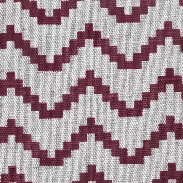 Azig Wine - Natural linen fabric, zig-zag pattern in red print